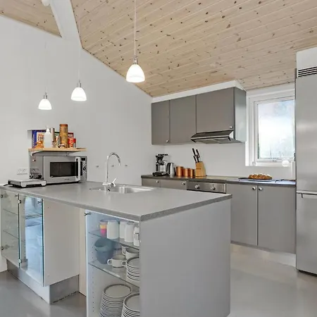 5 Bedroom Cozy In 別荘