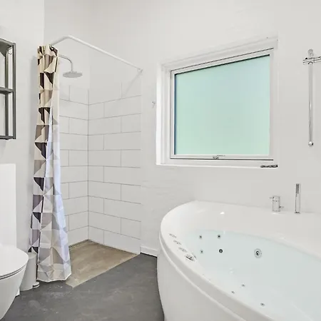 5 Bedroom Cozy In * Glesborg